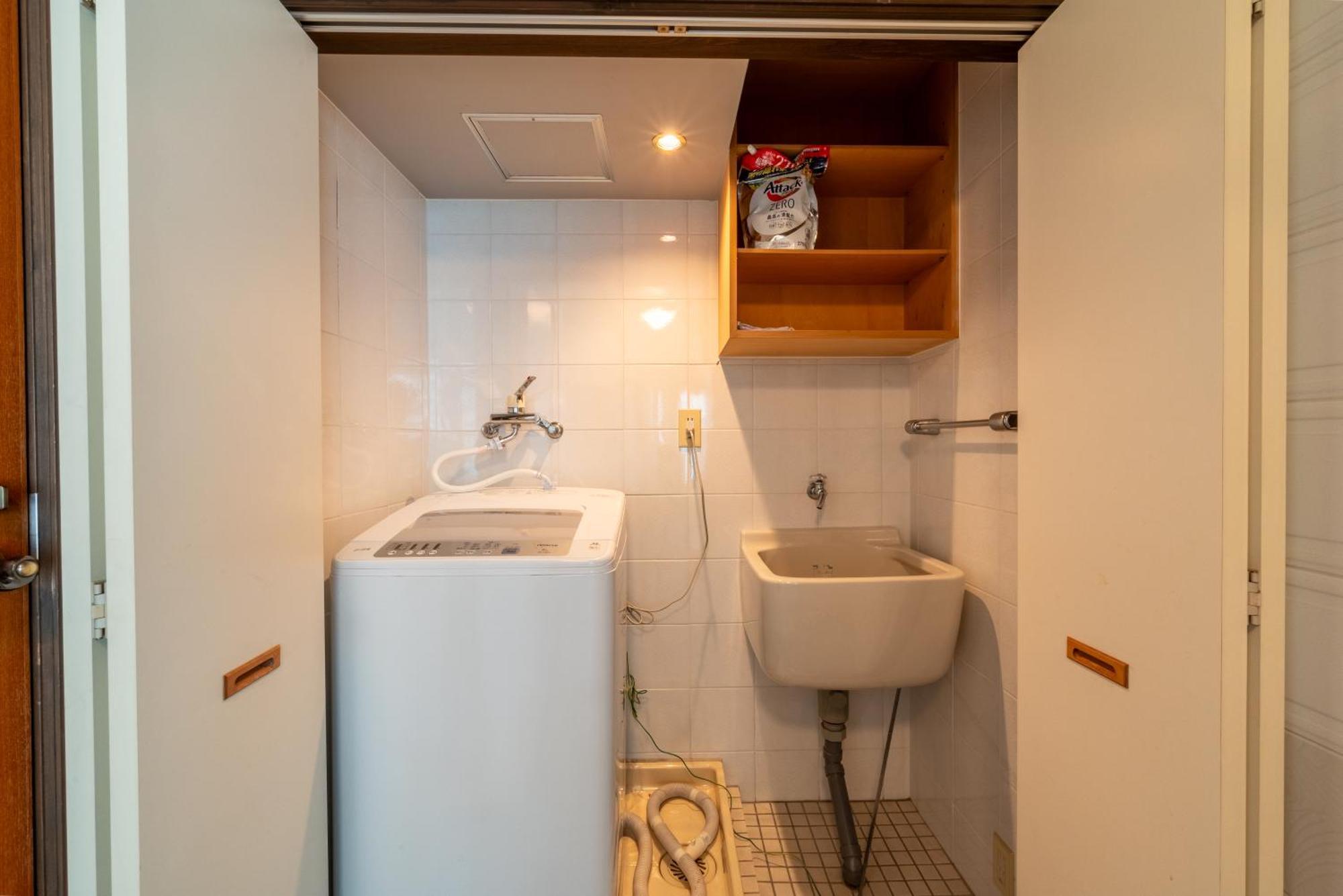 Sweet House 105 Square Meters Of Single Floor Space 15 Minutes On Foot To Shinsaibashi Dotonbori 30 Minutes To Usj 7 Minutes To Umeda Osaka
